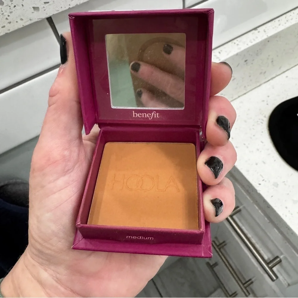 Benefit Hoola Matte Powder Bronzer - Medium (Used 1x, Like New)